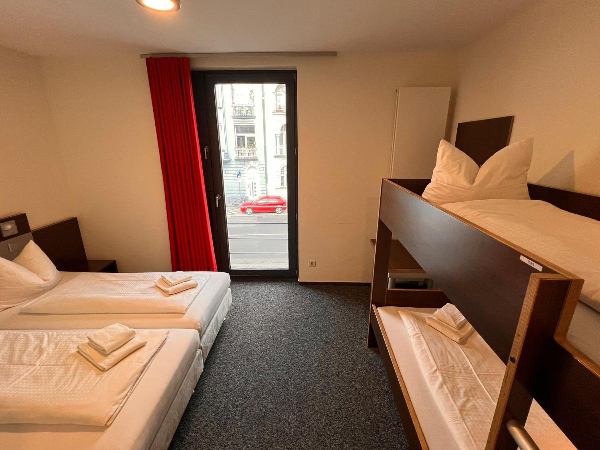 Jugendherberge Duesseldorf — Fotos 1